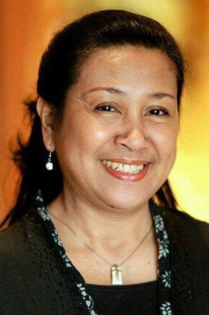 Ratna Riantiarno como Don's Grandmother (voice)