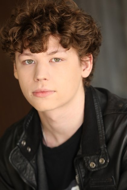 Van Crosby 役 Kyle Morgan