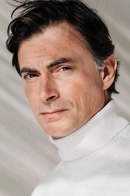 Cristiano Piacenti como Avv. Marrale