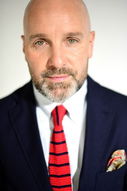 Johnny Harris como Magwitch