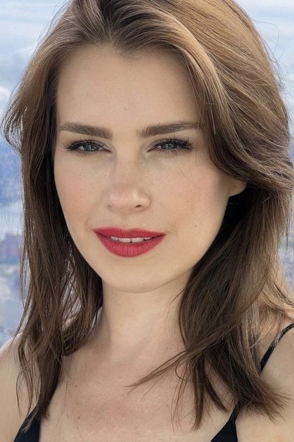 Anna-Maria Sieklucka as Laura Torricelli