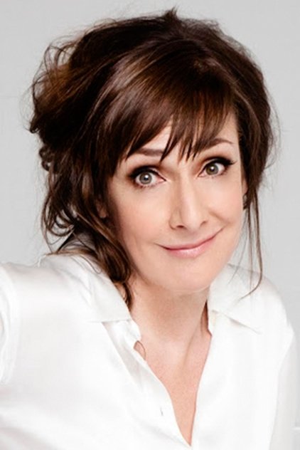 Pauline McLynn como Grandma (voice)