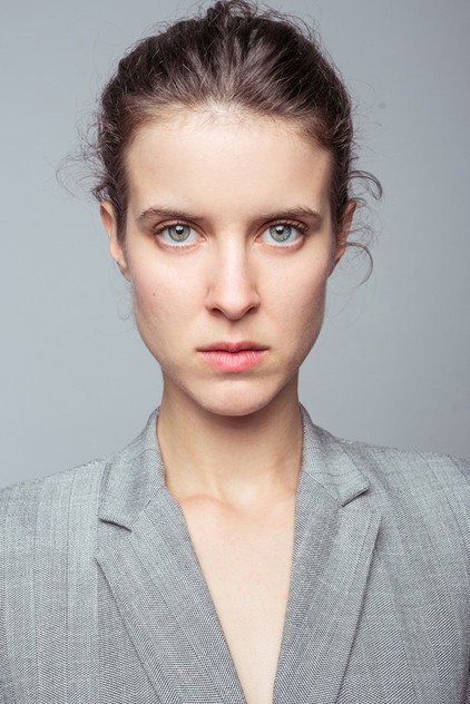 Wiktoria Wolańska como Karina