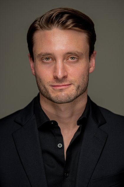 Jordan Salloum as Peter