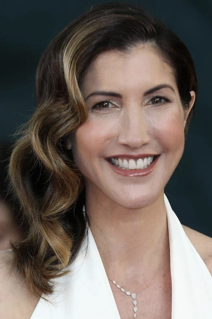 Jackie Sandler como Beth