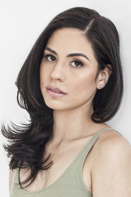 Isabel Arraiza as Ana Baxter