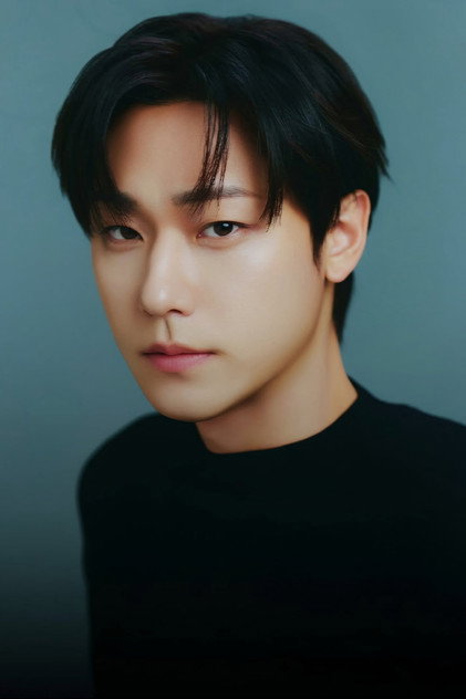 Lee Do-hyun as Choi Kang-ho