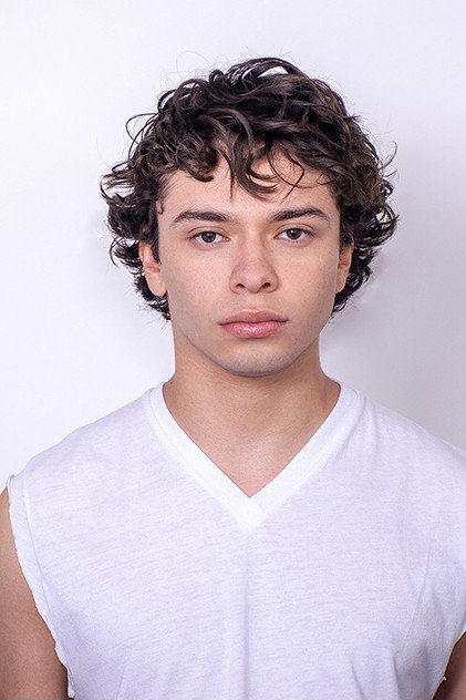 Diego Sandoval als Tino
