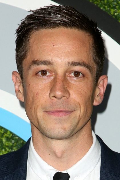 Killian Scott como Pagon