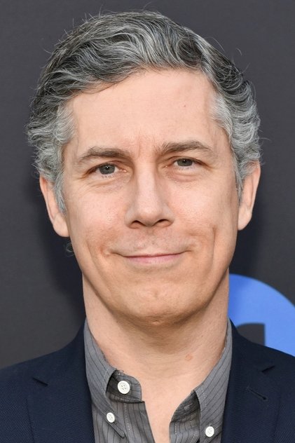 Chris Parnell como Anton