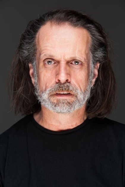 David Keyes como Pedro Minghella
