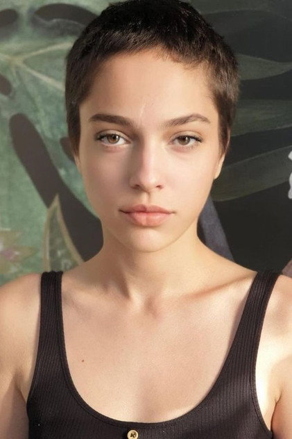 Ilinca Neacşu as Maria