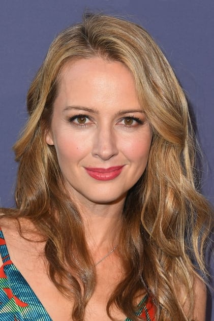 Amy Acker como Tory