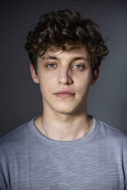 Sebastian Dela como Kuba