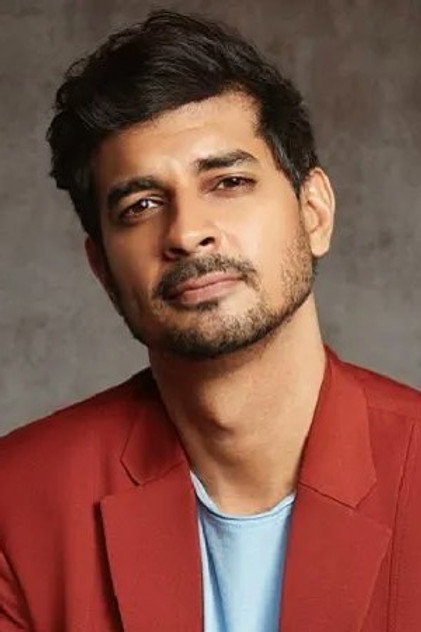 Tahir Raj Bhasin como Satya