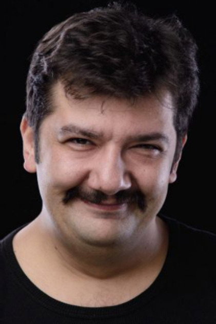 Serhat Kurtay as Altan