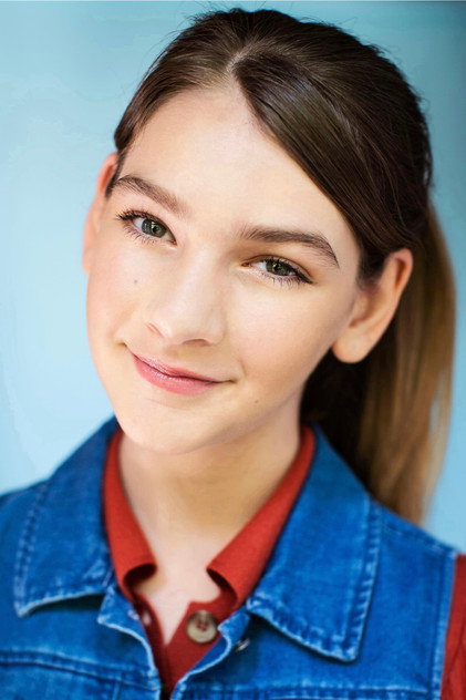 Olga Petsa como Nicky