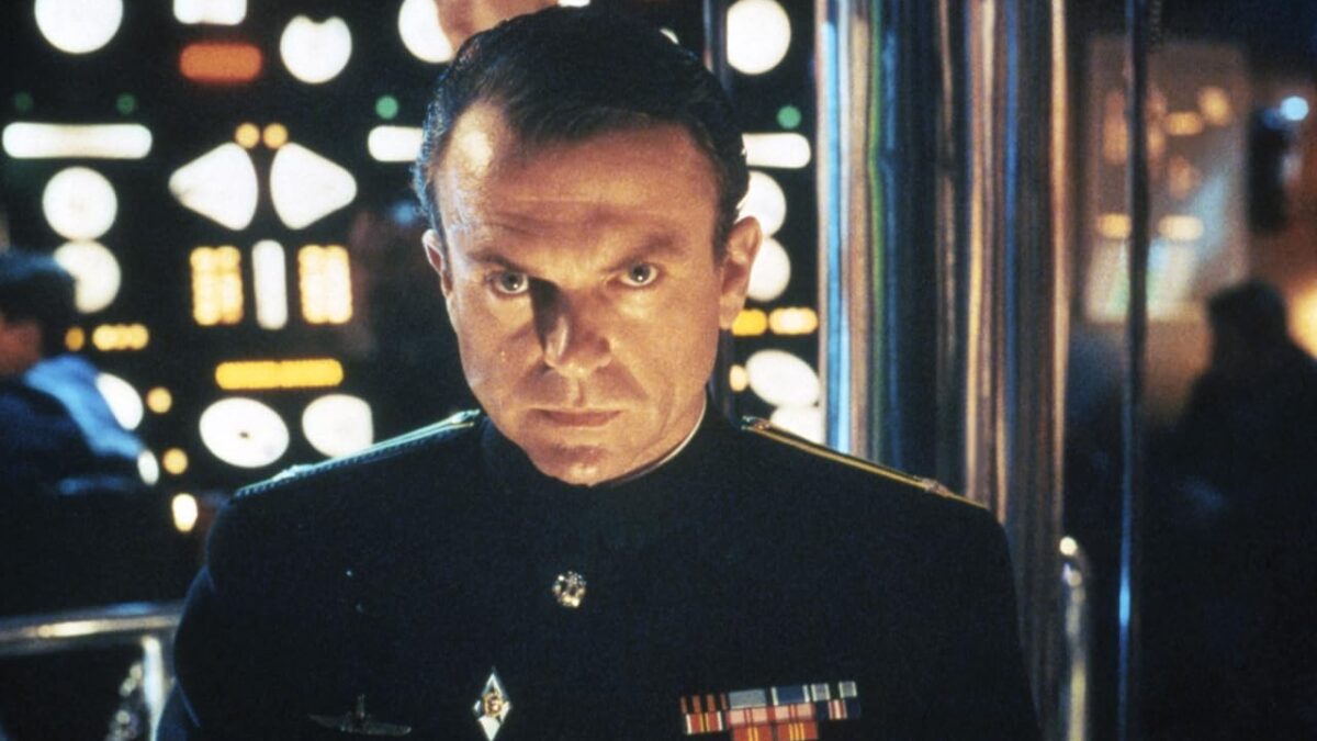 Sam Neill: cinquenta anos a escolher os papéis mais difíceis