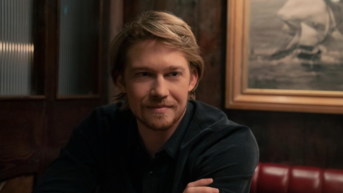 Joe Alwyn and Sarah Pidgeon Are Dating — and Both Built Careers on Not Being Seen