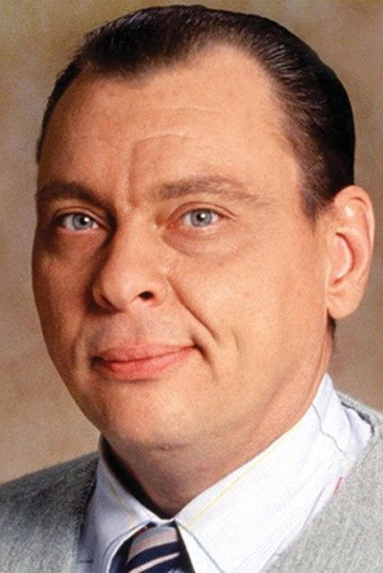 Larry Drake como Robert G. Durant