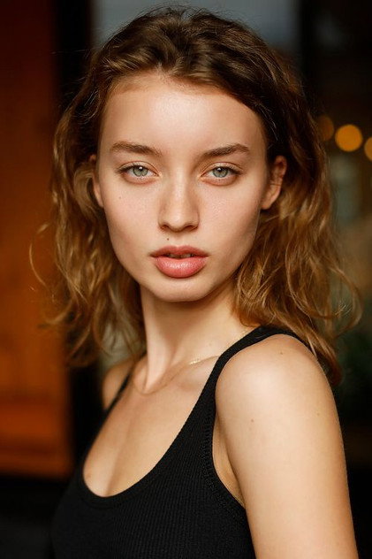 Giulia Maenza as Anna Del Monte