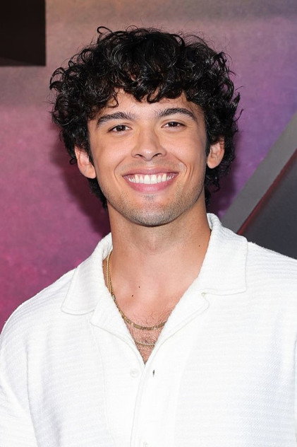 Alexandro Byrd as Luis Madrigal