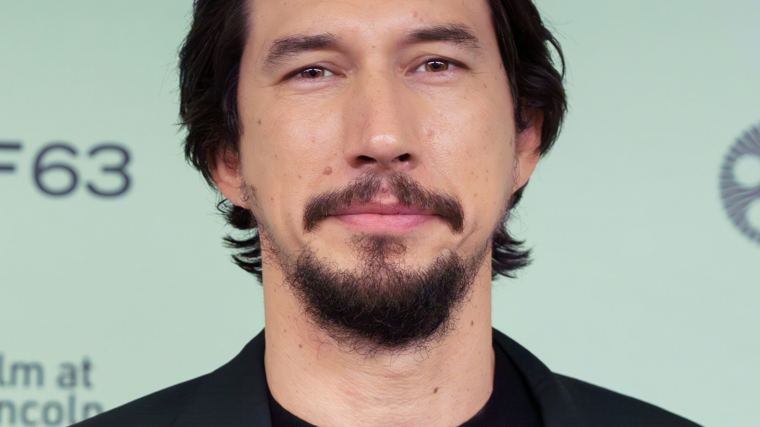 Feige gör Marvels ständiga nej från Adam Driver till ett skämt medan X-Men-ryktena frodas