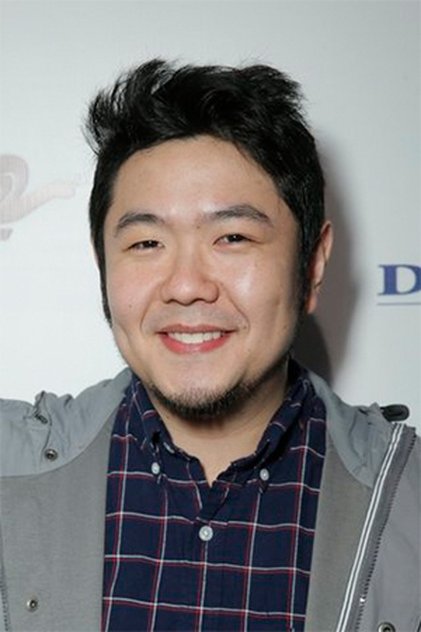 Eric Bauza como Daffy Duck / Porky Pig / Foghorn Leghorn / Elmer Fudd (voice)