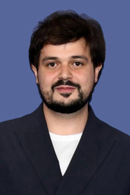 Francesco Russo como Fabrizio