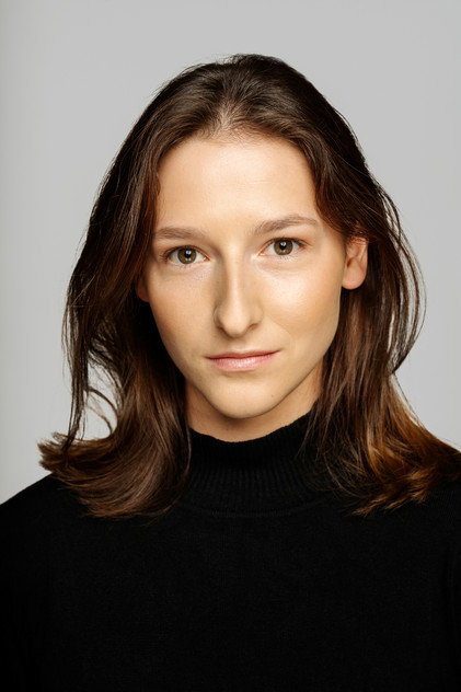 Agnieszka Rajda as Roksana