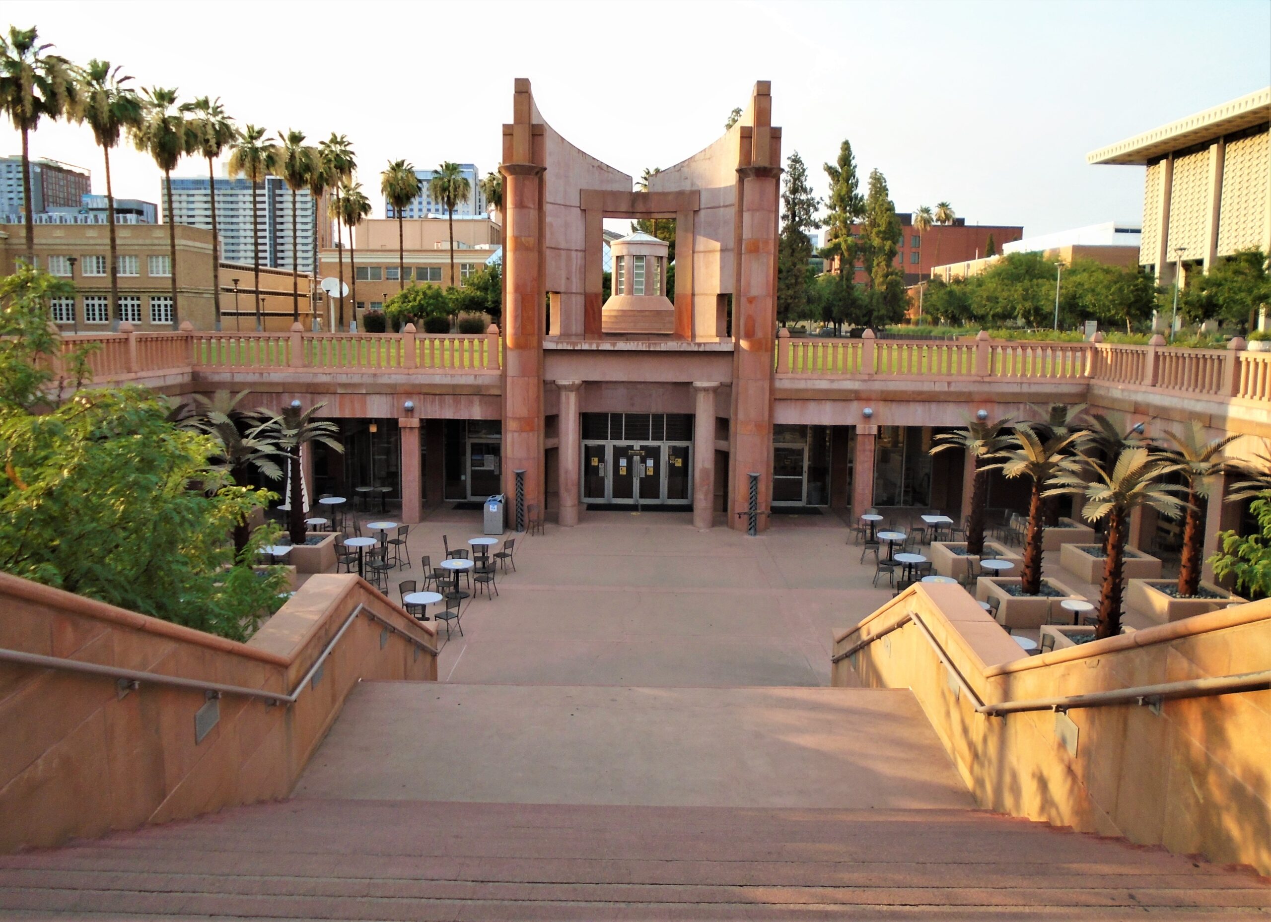 Arizona State parie que le métier d&rsquo;influenceur mérite quatre ans d&rsquo;études