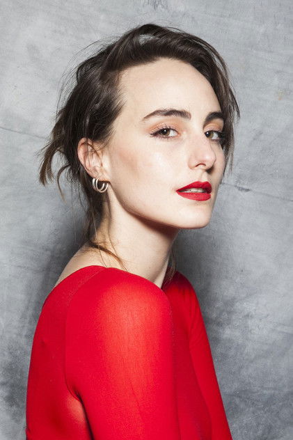 Emilia Lazo como Claudia