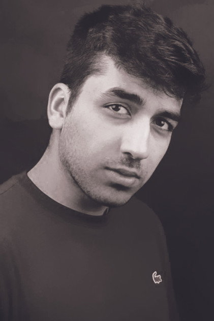 Omid Memar como Vedat