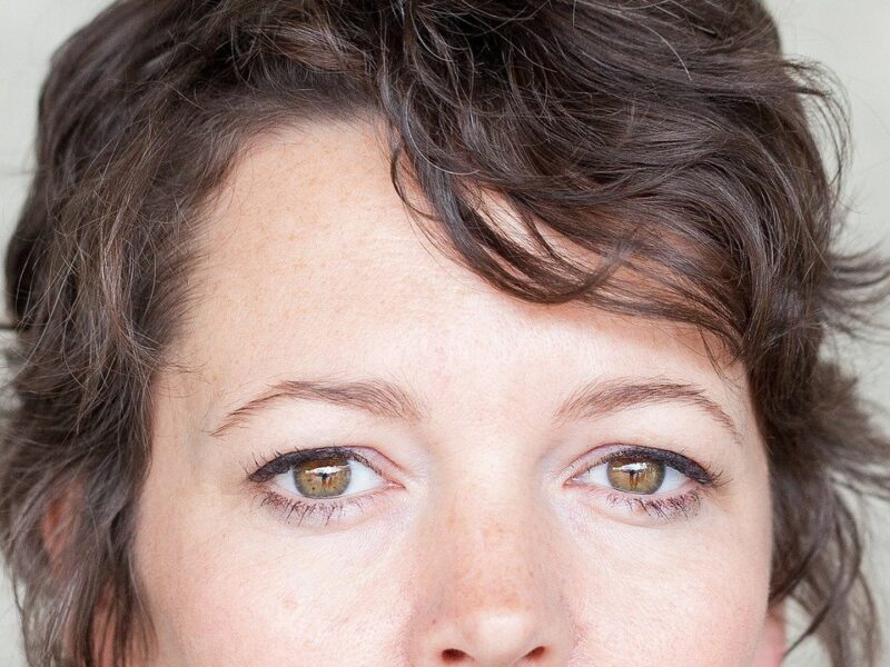 Olivia Colman, a actriz britânica que precisou de um Oscar para o mundo finalmente reparar