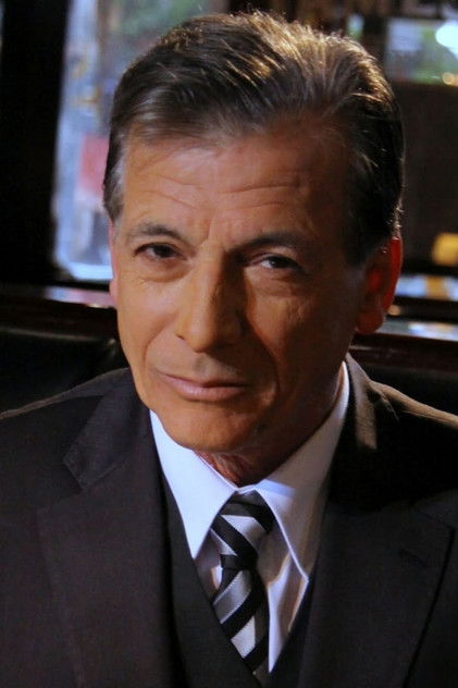 Gerardo Romano como Juan Cruz Bordenave