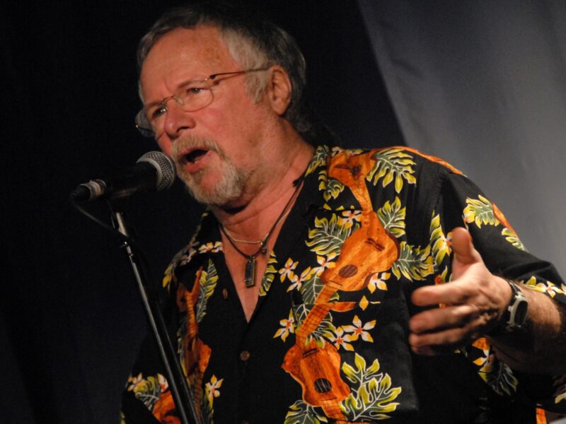 Bill Oddie muere a los 85: cómo el cómico de The Goodies convirtió la naturaleza en horario estelar