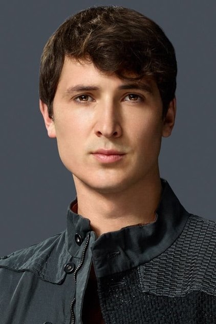 Ben Lloyd-Hughes como Jean-Michel Lintillac