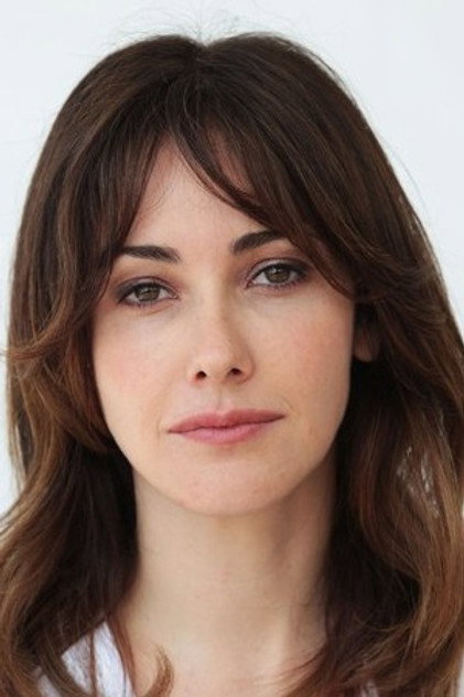 Anita Caprioli como Amalia