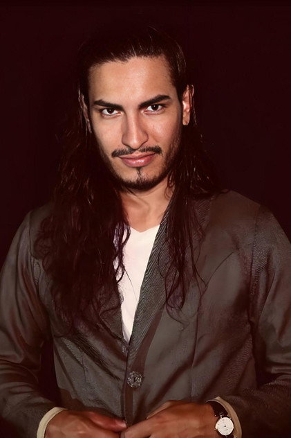 Marco Antonio González como José Arcadio Buendía