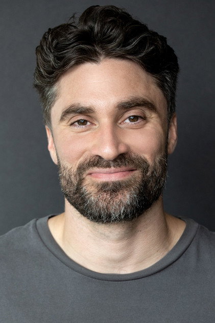 Olivier Lamarche como Gary