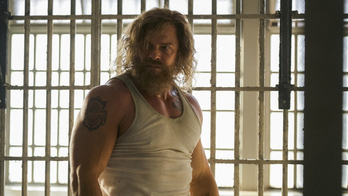 Alan Ritchson apenas habla en Motor City, el thriller casi mudo de Potsy Ponciroli