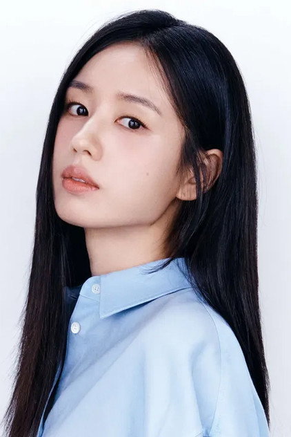 Ahn Eun-jin as Lee Mi-joo