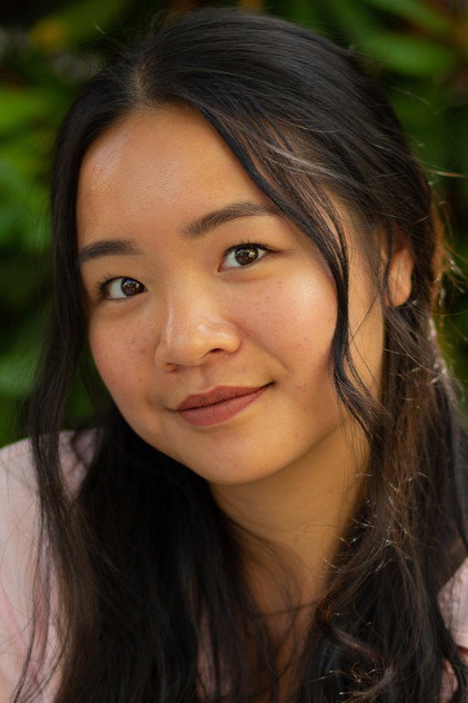 Jennifer Tong como Rebecca Li