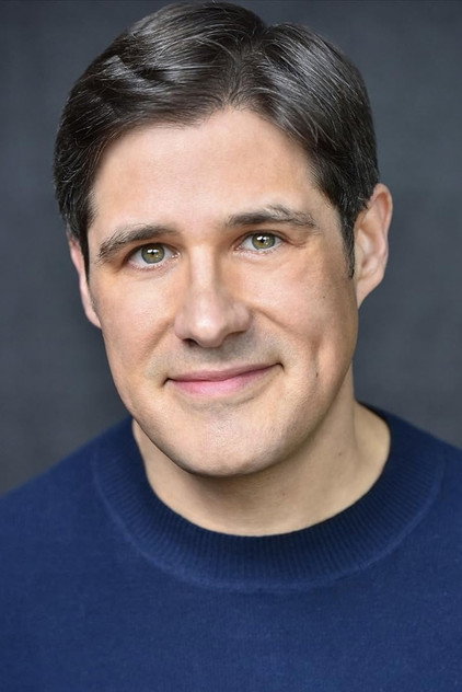 Rich Sommer como Pierre