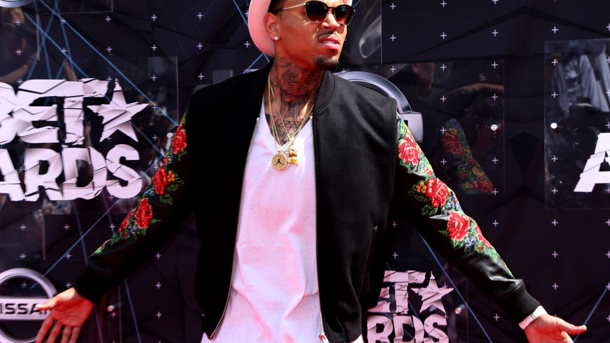 Chris Brown plaide coupable après l&rsquo;agression dans une boîte de nuit londonienne, sans jamais interrompre sa tournée