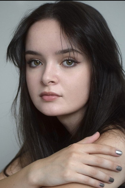 April Clark 饰 Leah