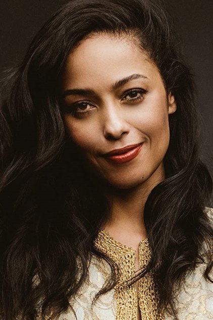 Meta Golding as Hailey Winton