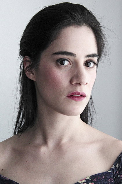 Tamara Vallarta como Lily