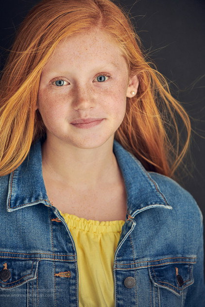 Samantha LeBretton como Lily