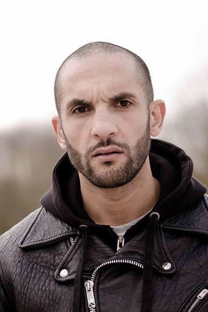 Saïd Benchnafa como Bogdan